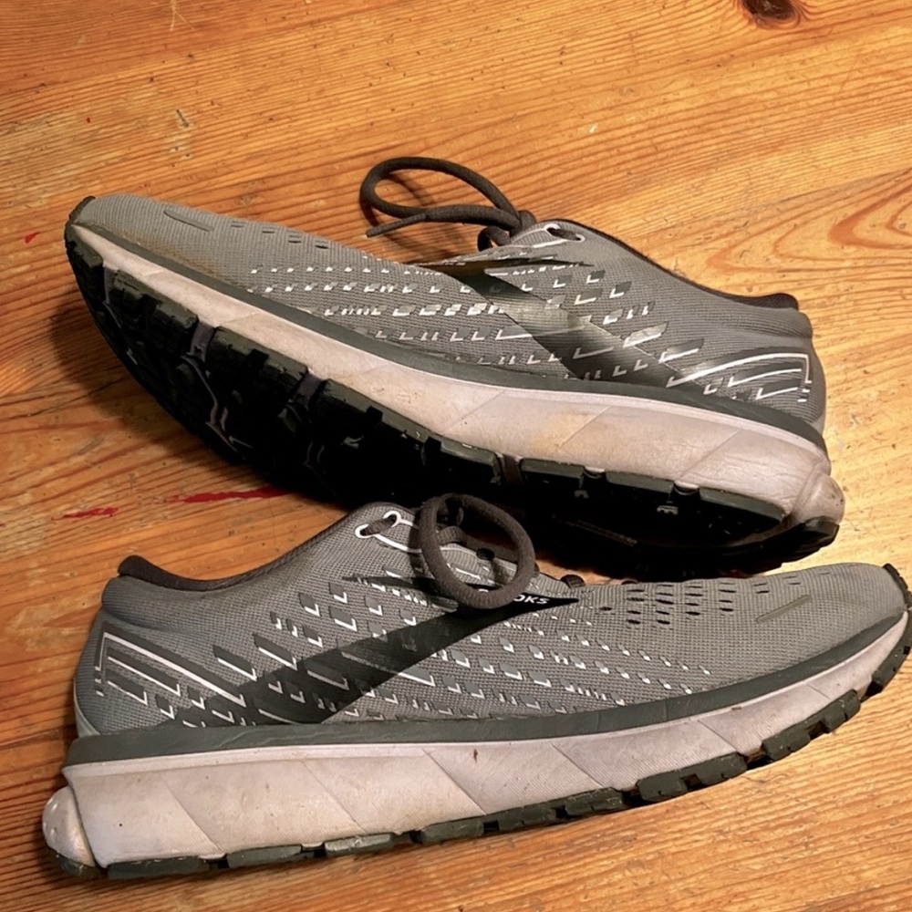 Brooks Women's Gray Running Sneakers